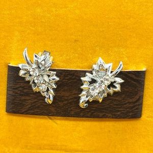 Vintage Leaf Shape clip on earrings